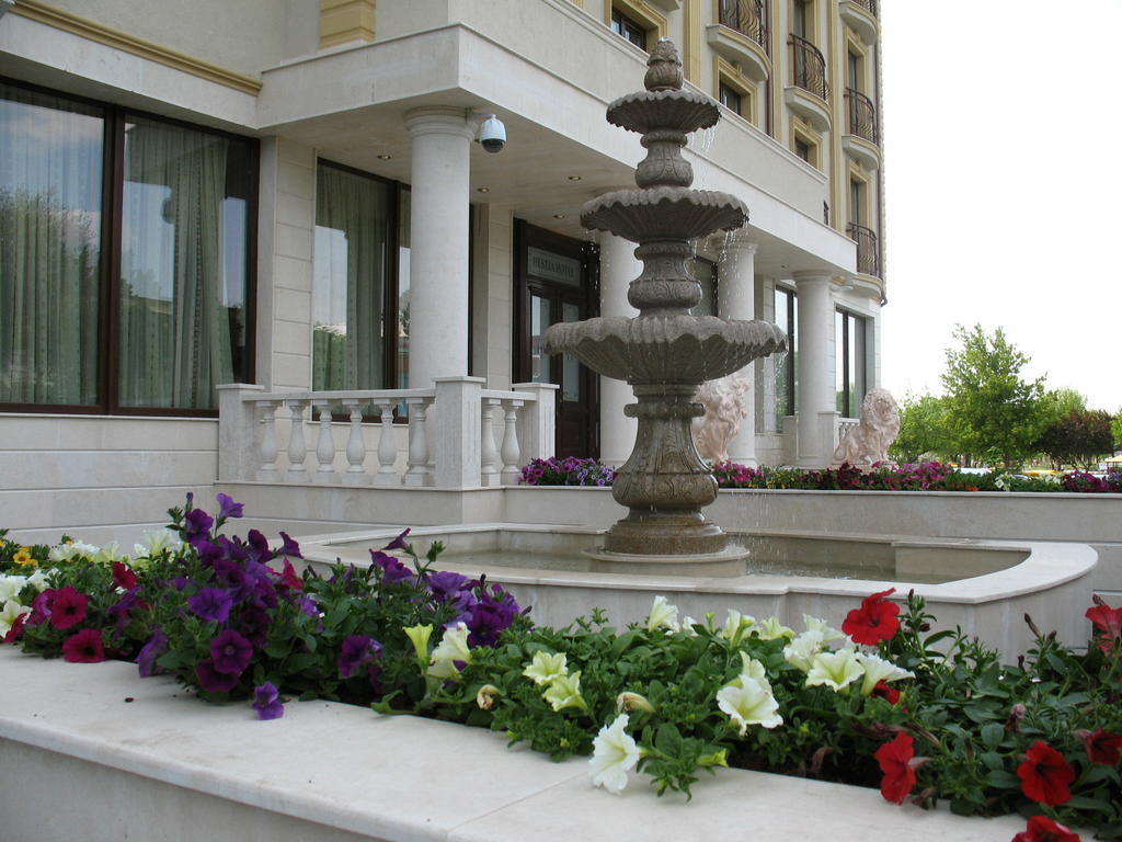 Hestia Hotel Келераші Екстер'єр фото
